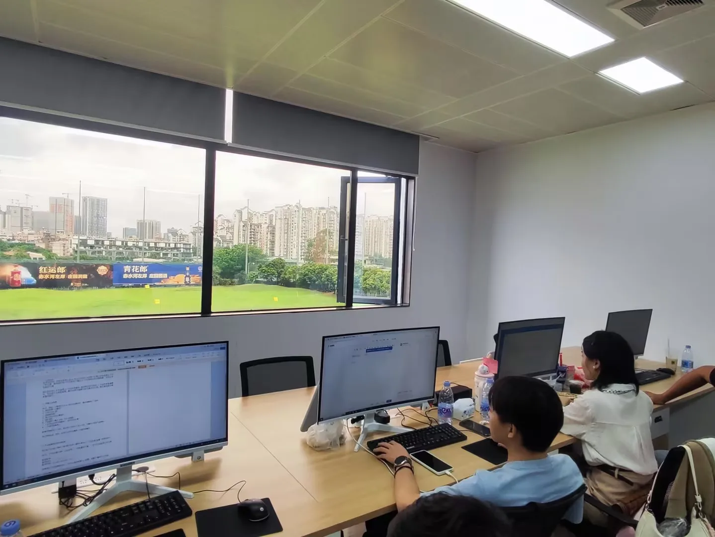 靠前AI广州日常办公区实景